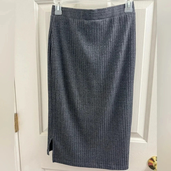 Apt. 9 Pencil Skirt Solid Gray Small Ribbed Knit Elastic Waist Pull On Body Con - Picture 6 of 6